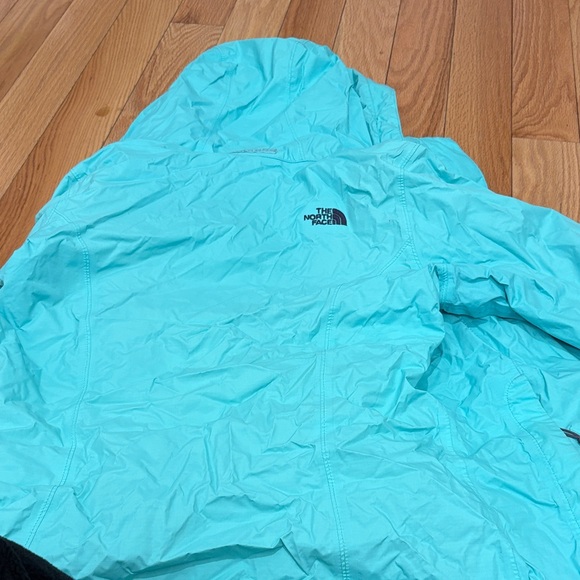 ☘️ The North Face Women's Teal Rain Jacket - Picture 9 of 11